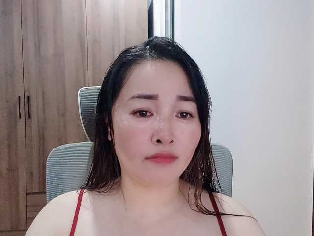 Benahot69 live cam on BongaCams