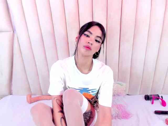 SaraLoveee webcam