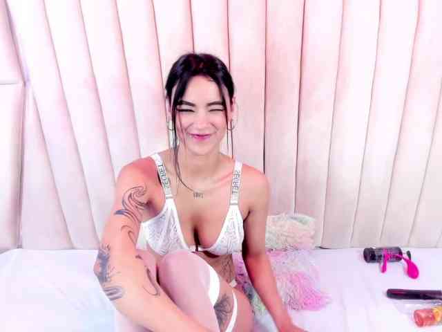 SaraLoveee webcam