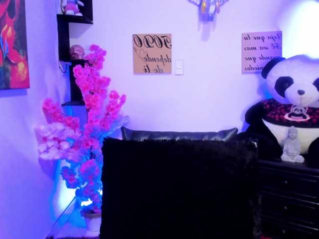 sofiasallie live cam on BongaCams