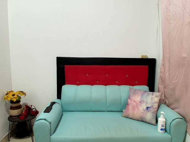 mia18xxx live cam on BongaCams