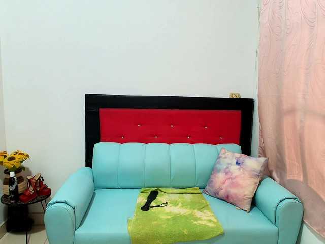 mia18xxx live cam on BongaCams