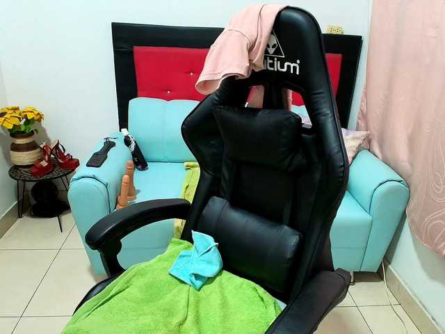 mia18xxx live cam on BongaCams