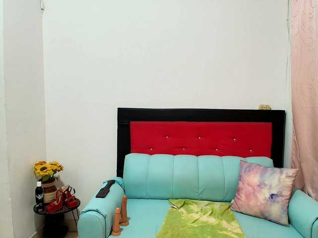 mia18xxx live cam on BongaCams