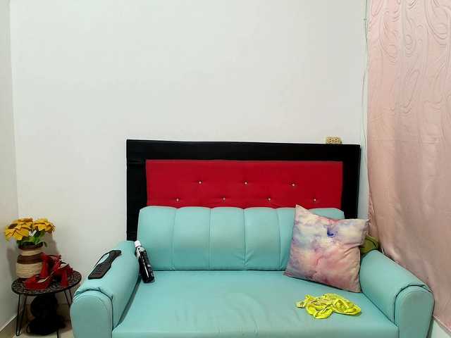 mia18xxx live cam on BongaCams