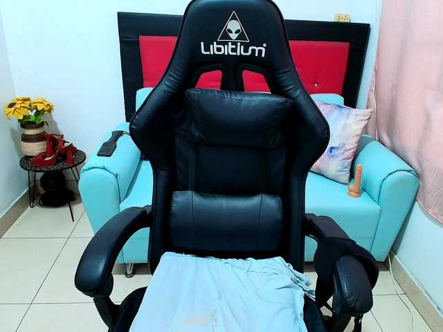 mia18xxx live cam on BongaCams