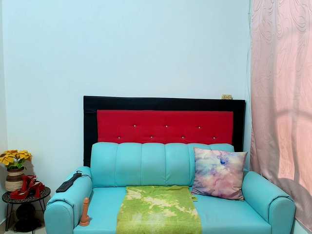mia18xxx live cam on BongaCams
