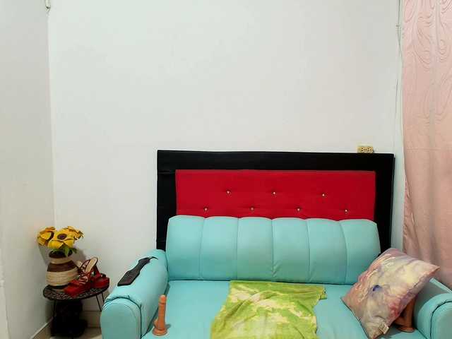 mia18xxx live cam on BongaCams