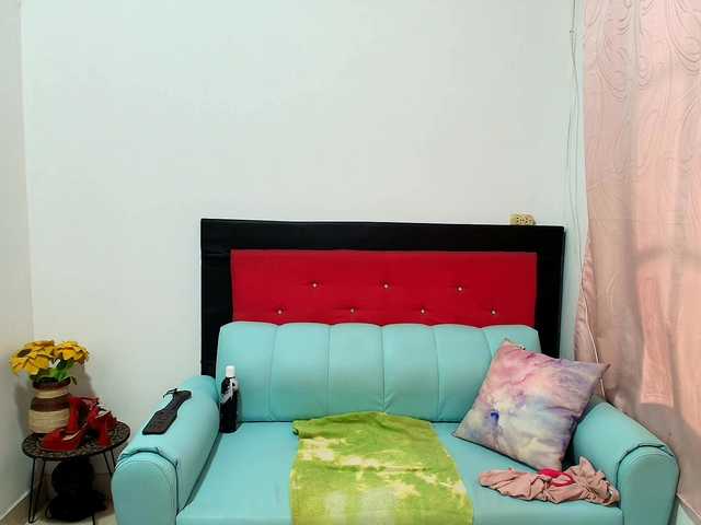 mia18xxx live cam on BongaCams