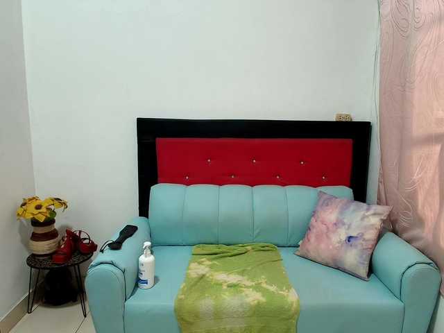 mia18xxx live cam on BongaCams