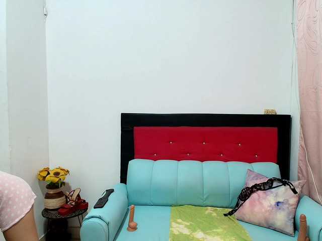 mia18xxx live cam on BongaCams