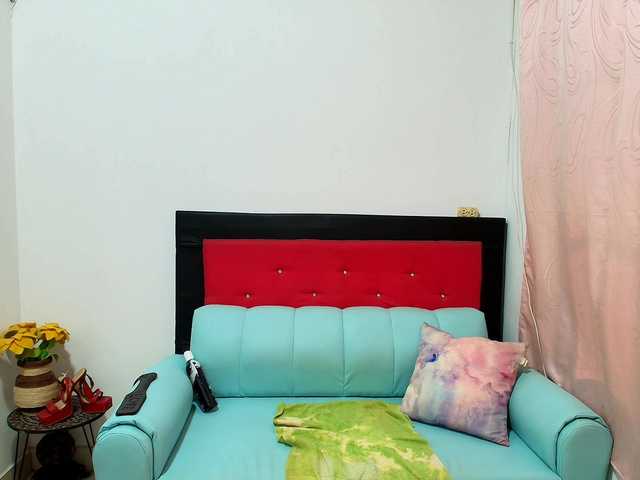 mia18xxx live cam on BongaCams