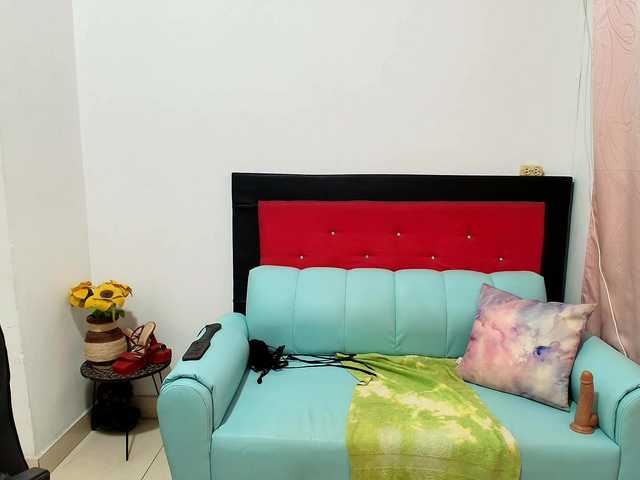 mia18xxx live cam on BongaCams