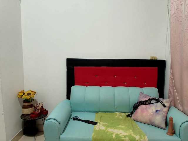 mia18xxx live cam on BongaCams