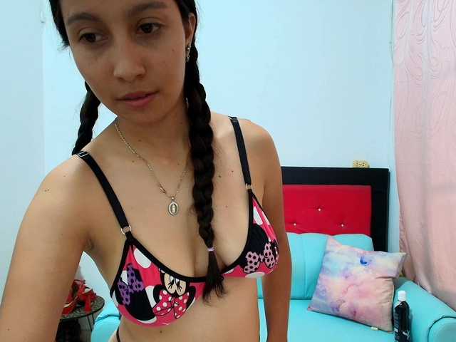 mia18xxx live webcam show