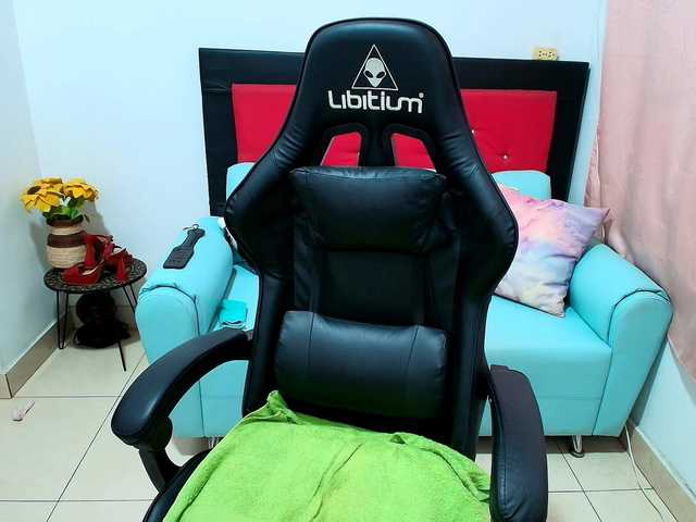 mia18xxx live cam on BongaCams