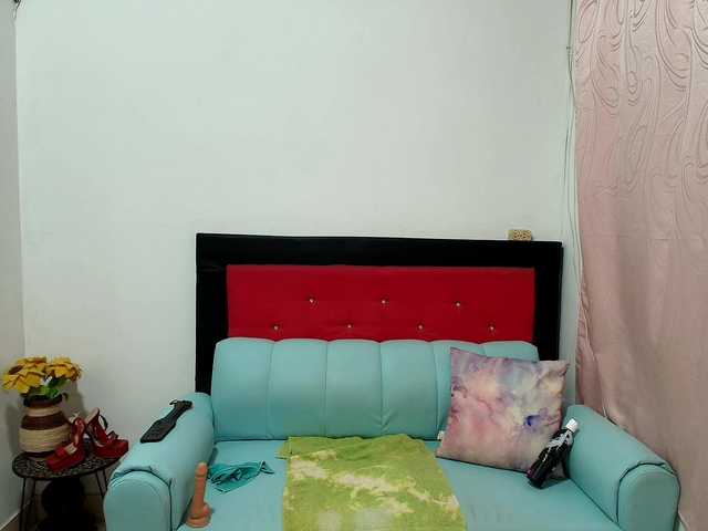 mia18xxx live cam on BongaCams