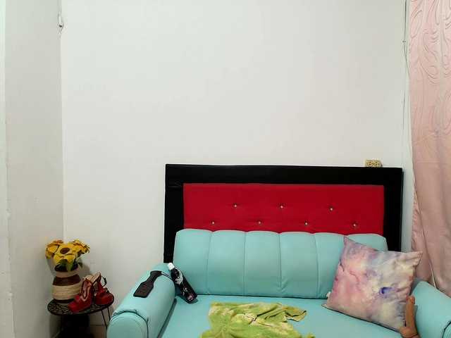 mia18xxx live cam on BongaCams