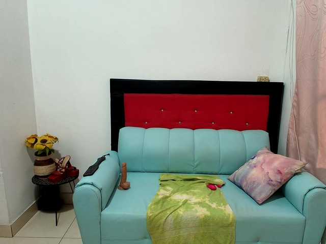 mia18xxx live cam on BongaCams