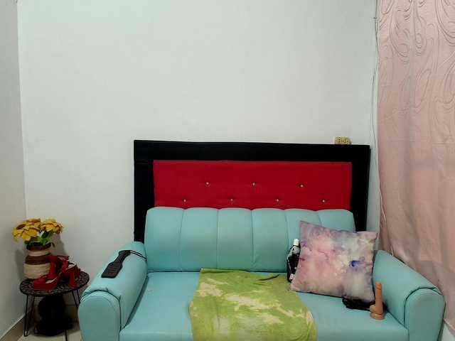 mia18xxx live cam on BongaCams