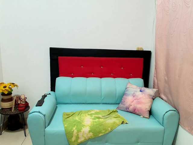 mia18xxx live cam on BongaCams