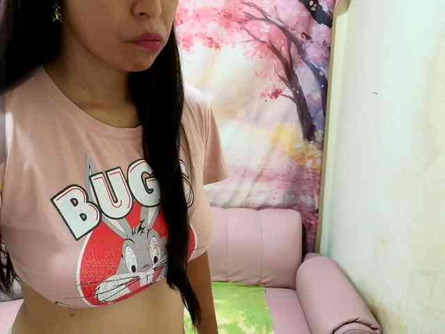 mia18xxx — live female cam on BongaCams