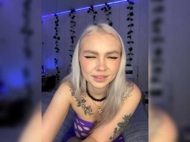 Emmagoodgirl live cam on BongaCams