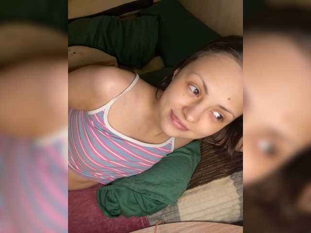 SilverSaya live webcam show