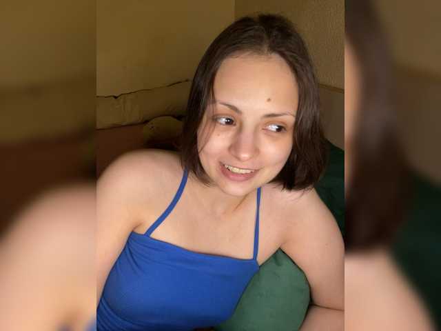 SilverSaya live webcam show