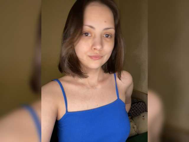 SilverSaya — live female cam