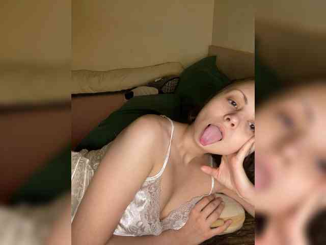 SilverSaya webcam