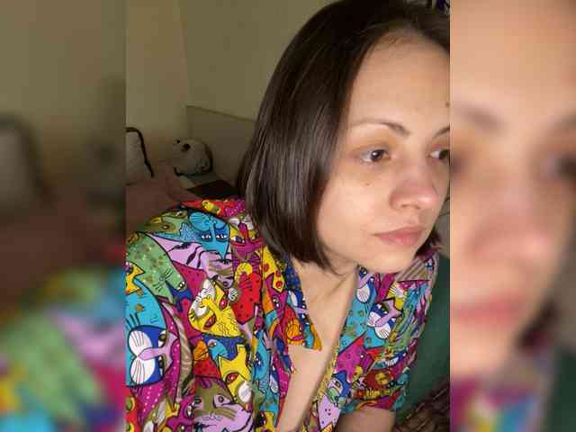 SilverSaya Live Webcam on BongaCams