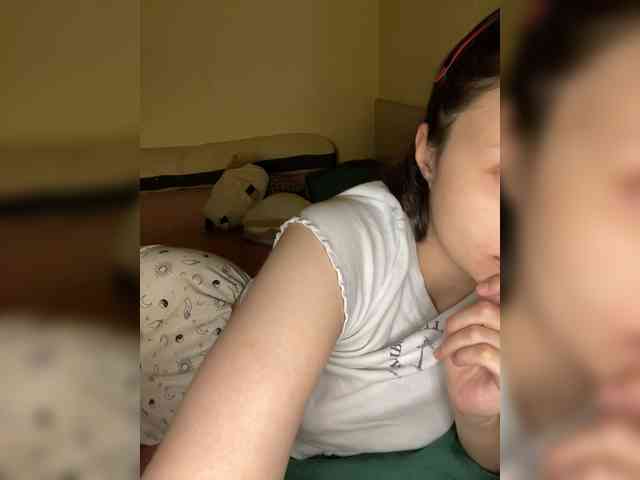 SilverSaya webcam