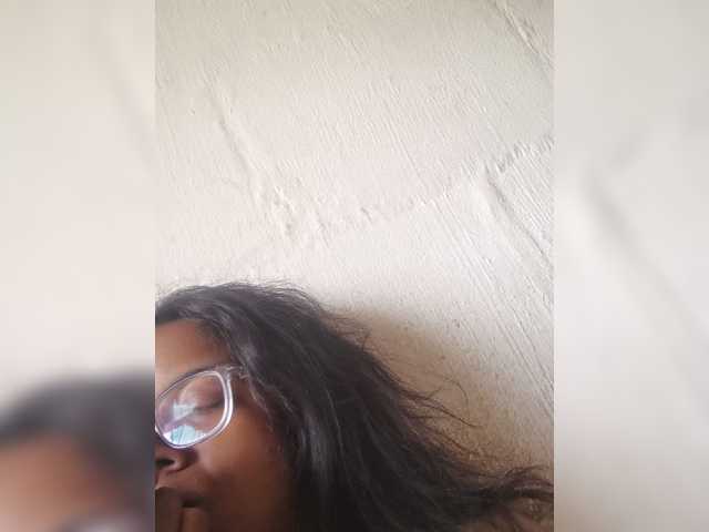 IndianBeaut — live female cam