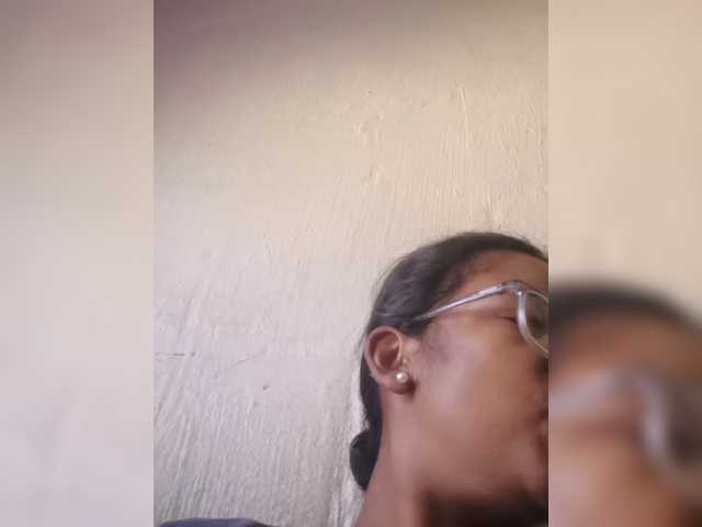 IndianBeaut live cam preview
