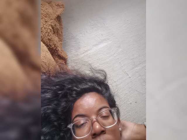 IndianBeaut live webcam show