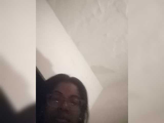 le modèle IndianBeaut est en webcam porno dans un show sur le site bongacams, il possède les tags suivants: Indian,Brunette,Shaved