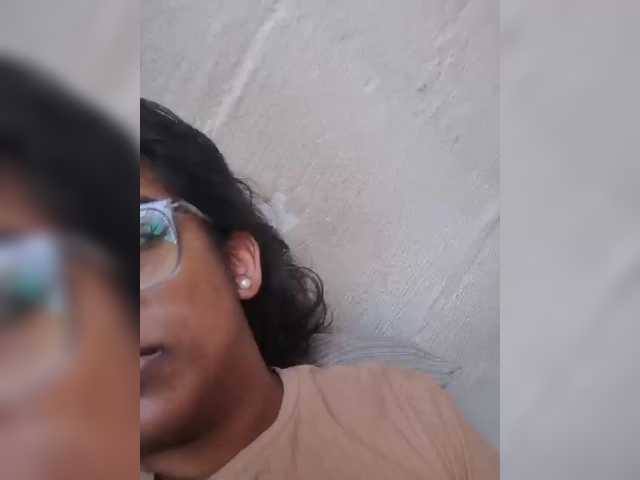 IndianBeaut live cam preview