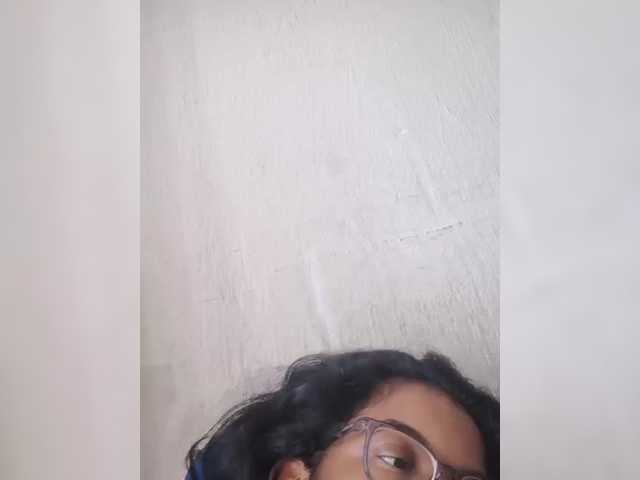 IndianBeaut live cam preview