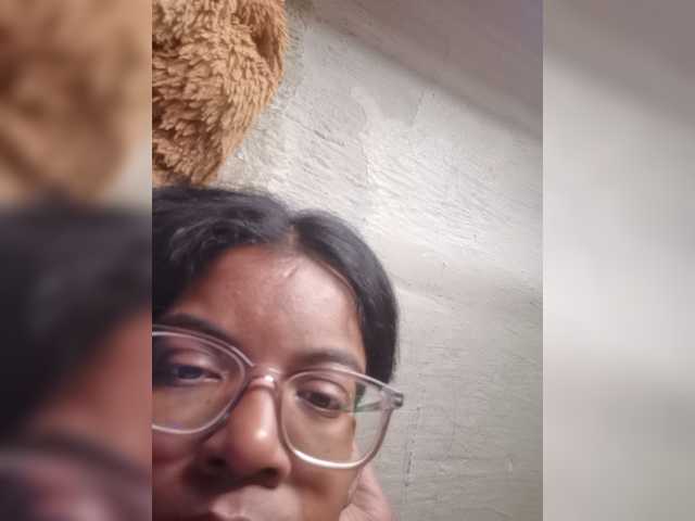IndianBeaut live cam preview