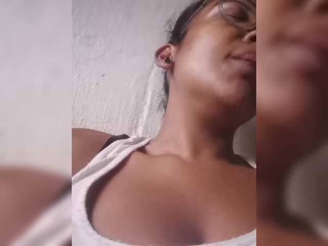 IndianBeaut's BongaCams show and profile