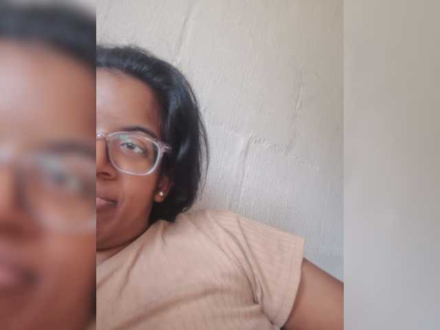 IndianBeaut live cam preview