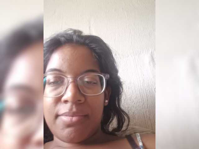 IndianBeaut — live female cam