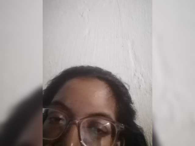 IndianBeaut live cam preview