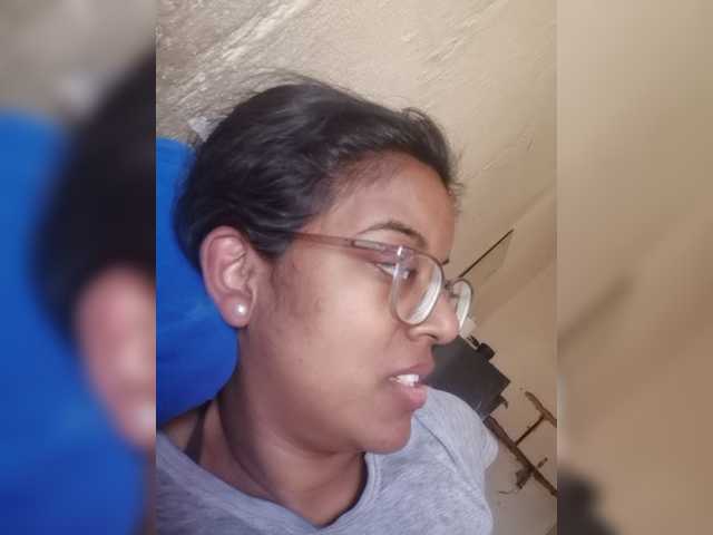IndianBeaut live webcam show