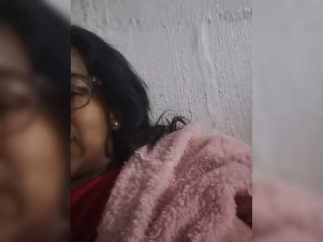 IndianBeaut live cam on BongaCams