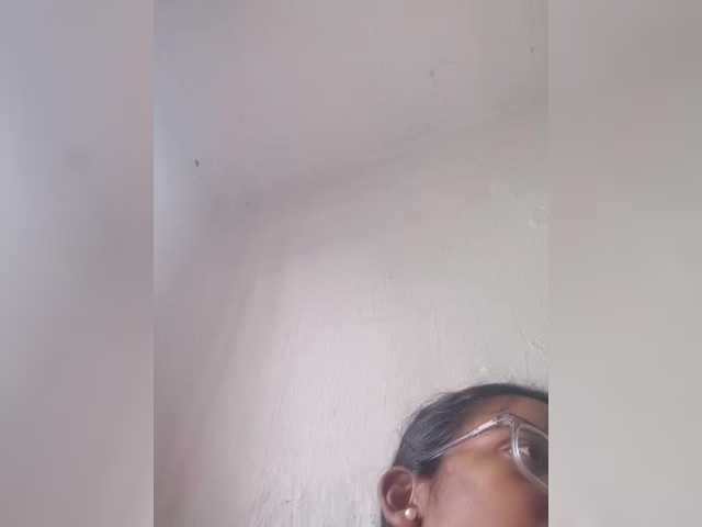 IndianBeaut live cam preview