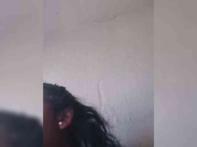 indianbeaut's live room