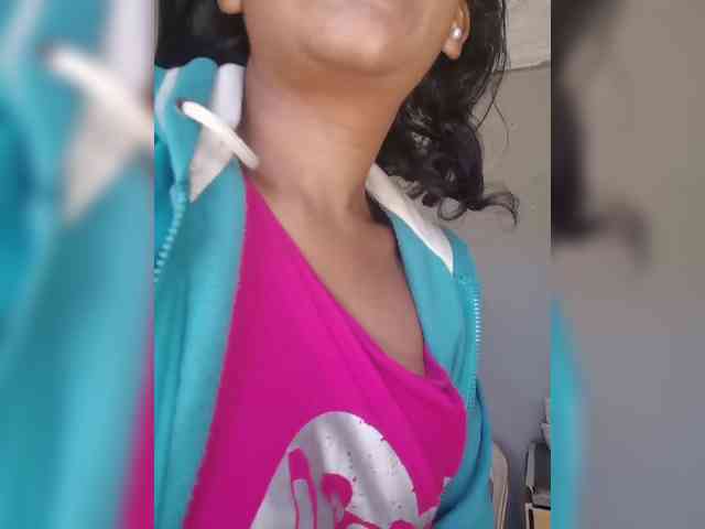 IndianBeaut webcam