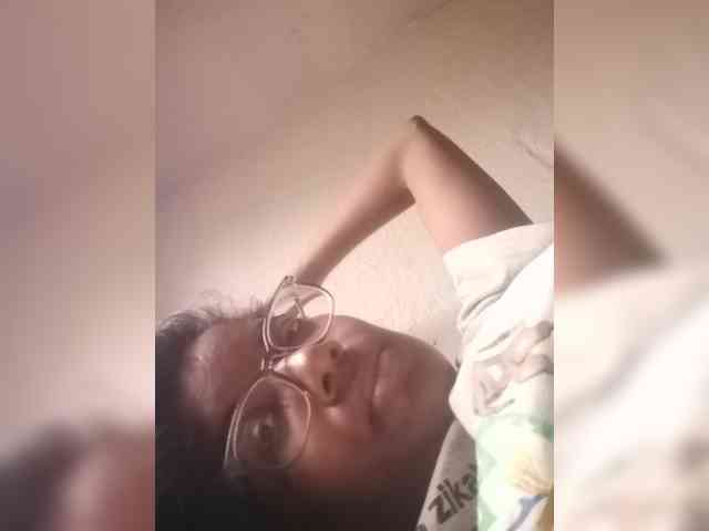 IndianBeaut webcam